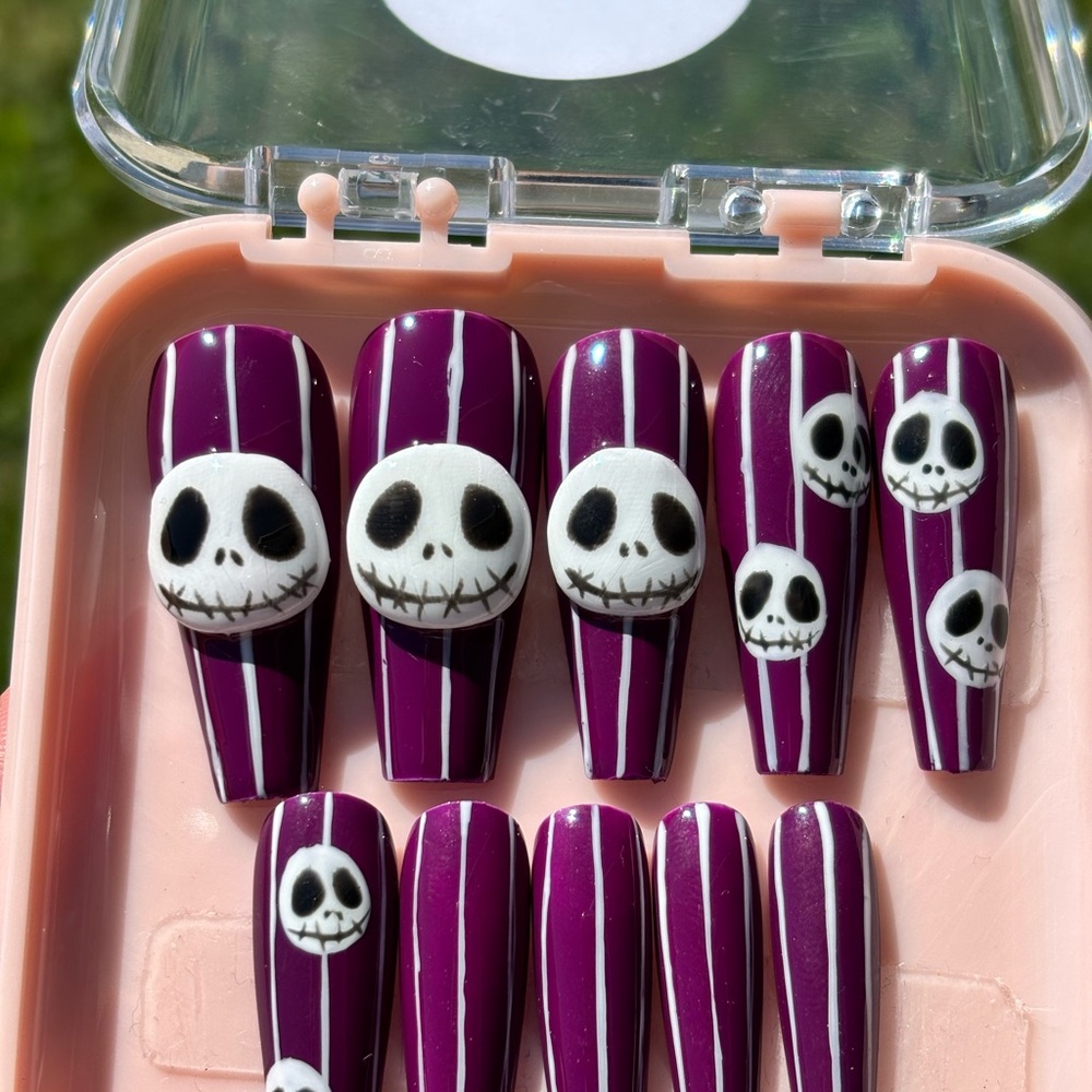 Purple Skull Nail Set